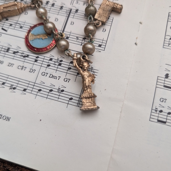 Vintage New York Charm Bracelet - Picture 8 of 10